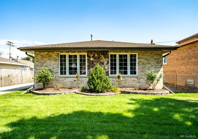 Single family home for sale at 10325 S Whipple St, Chicago, IL 60655 | MLS# 12752961