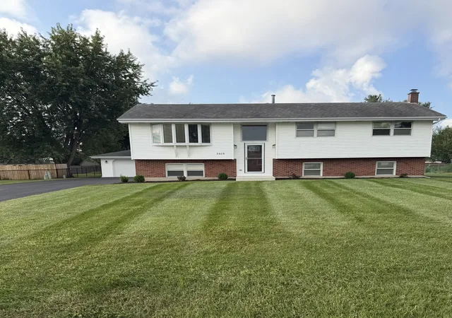 Photo 2 of Single family home for sale at 3406 Regan Rd, Joliet, IL 60431 | MLS# 12752968 | Listing updated on 2026-10-08