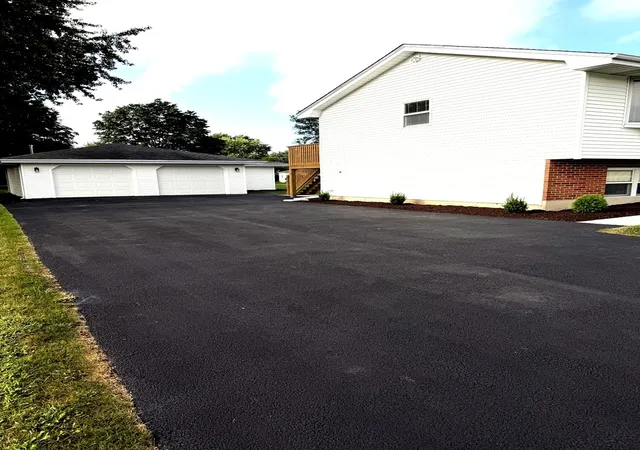 Photo 4 of Single family home for sale at 3406 Regan Rd, Joliet, IL 60431 | MLS# 12752968 | Listing updated on 2026-09-19