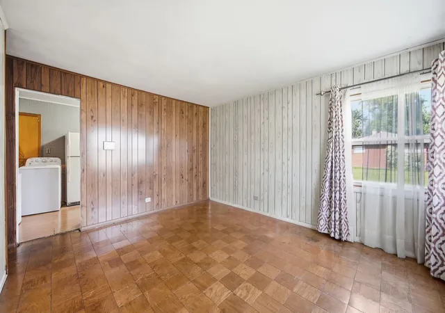 Photo 3 of Single family home for sale at 3041 Sherwood Ave, Markham, IL 60428 | MLS# 12752977 | Listing updated on 2026-09-13