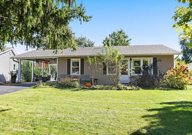 Single family home for sale at 112 Mccabe Dr, Streamwood, IL 60107 | MLS# 12752992