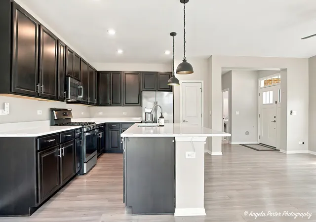 Photo 3 of Townhouse for sale at 1012 Draper Rd, Mc Henry, IL 60050 | MLS# 12752999 | Listing updated on 2026-09-30