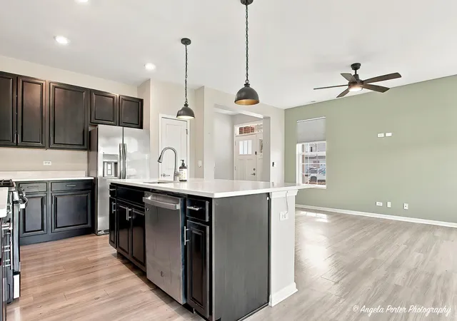 Photo 4 of Townhouse for sale at 1012 Draper Rd, Mc Henry, IL 60050 | MLS# 12752999 | Listing updated on 2026-09-30