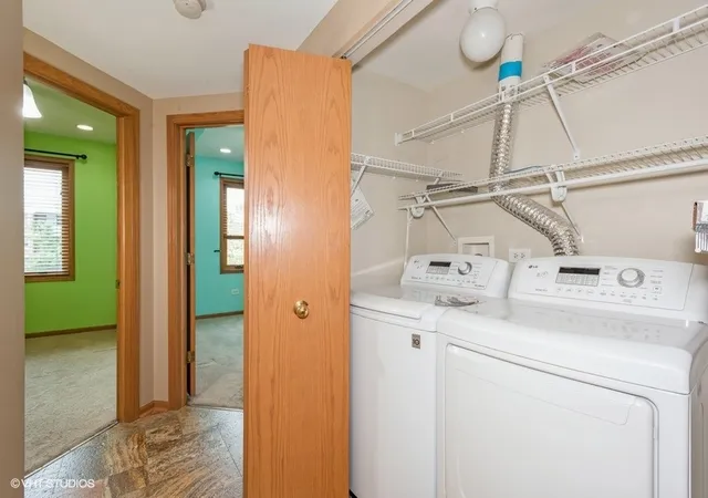 Listing Photo 2 - Condo for sale in building located at 2240 S Grace St, Lombard, IL 60148 - Unit #404