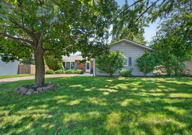 Photo 2 of Single family home for sale at 2021 Lancaster Ln, Wheaton, IL 60189 | MLS# 12753027 | Listing updated on 2026-09-13