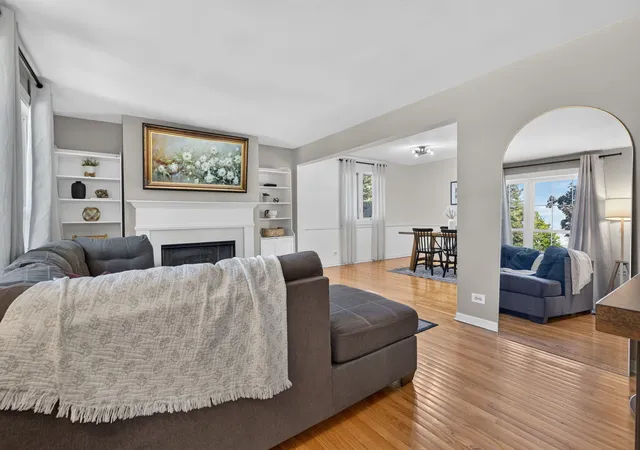 Photo 3 of Single family home for sale at 2021 Lancaster Ln, Wheaton, IL 60189 | MLS# 12753027 | Listing updated on 2026-09-13