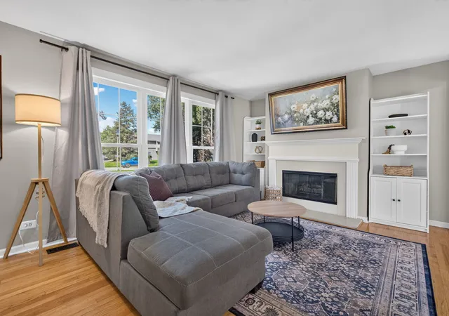Photo 4 of Single family home for sale at 2021 Lancaster Ln, Wheaton, IL 60189 | MLS# 12753027 | Listing updated on 2026-09-13