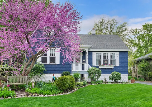 Single family home for sale at 22 Arthur Ave, Clarendon Hills, IL 60514 | MLS# 12753038