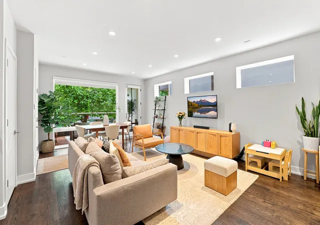 Listing Photo 5 - Condo for sale in building located at 1938 N Francisco Ave, Chicago, IL 60647 - Unit #1S