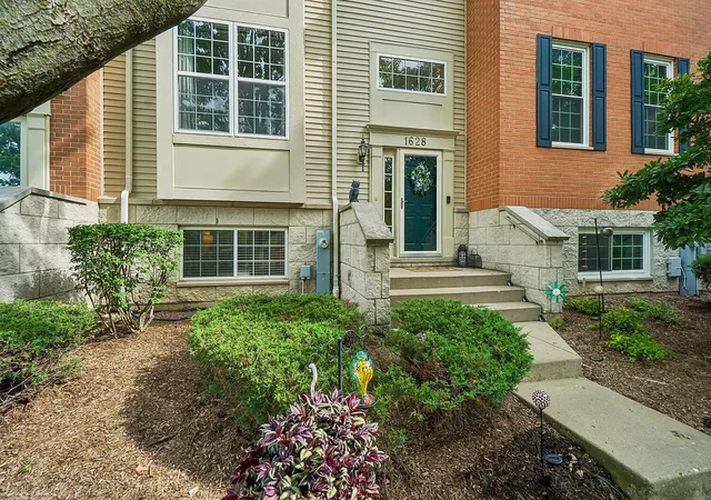 Photo 1 of Townhouse for sale at 1628 Edinburgh Dr #100-2, Bartlett, IL 60103 | MLS# 12753053 | Listing updated on 2026-09-25