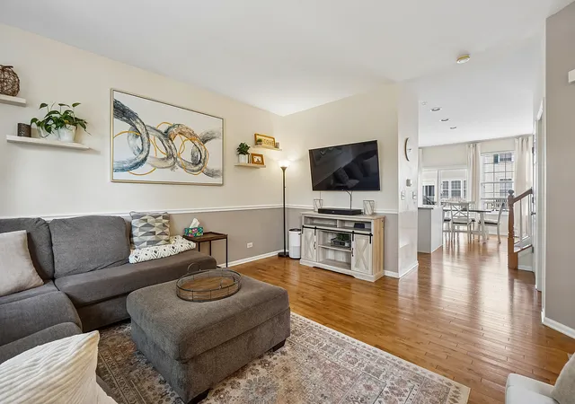Photo 4 of Townhouse for sale at 1628 Edinburgh Dr #100-2, Bartlett, IL 60103 | MLS# 12753053 | Listing updated on 2026-09-25