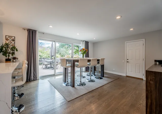 Listing Photo 4 - Condo for sale in building located at 1441 Fox Ln, Hinsdale, IL 60521 - Unit #10F