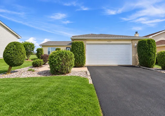 Photo 1 of Single family home for sale at 1223 Harvest Ln, University Park, IL 60484 | MLS# 12753059 | Listing updated on 2026-09-20