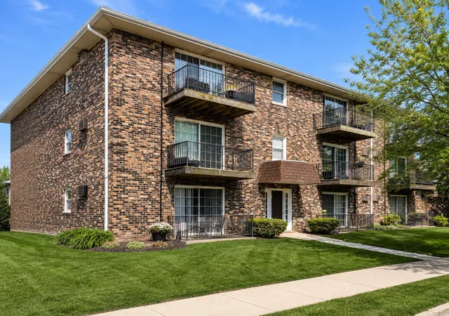 Photo 1 of Condo for sale at 7101 Oconnell Dr #2C, Chicago Ridge, IL 60415 | MLS# 12753062 | Listing updated on 2026-09-13