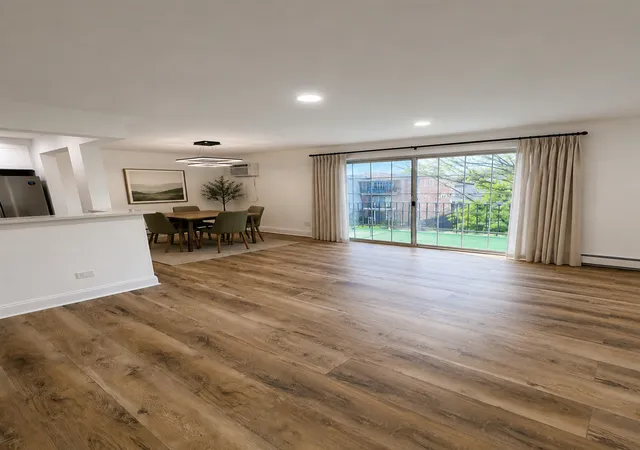 Listing Photo 4 - Condo for sale in building located at 7101 Oconnell Dr, Chicago Ridge, IL 60415 - Unit #2C