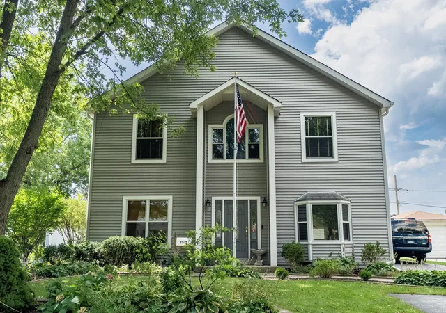 Single family home for sale at 3305 Pheasant Dr, Rolling Meadows, IL 60008 | MLS# 12753065