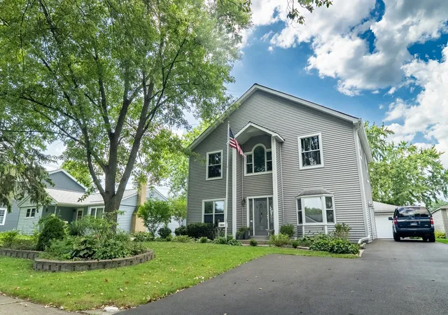 Photo 1 of Single family home for sale at 3305 Pheasant Dr, Rolling Meadows, IL 60008 | MLS# 12753065 | Listing updated on 2026-09-22