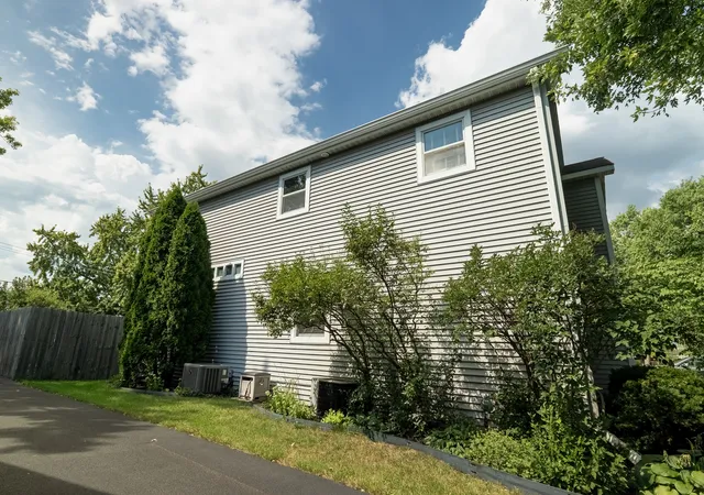 Photo 3 of Single family home for sale at 3305 Pheasant Dr, Rolling Meadows, IL 60008 | MLS# 12753065 | Listing updated on 2026-09-22