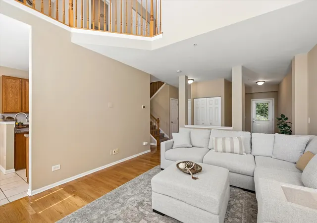 Photo 3 of Townhouse for sale at 2008 Ivy Ridge Dr #2008, Hoffman Estates, IL 60192 | MLS# 12753087 | Listing updated on 2026-09-19
