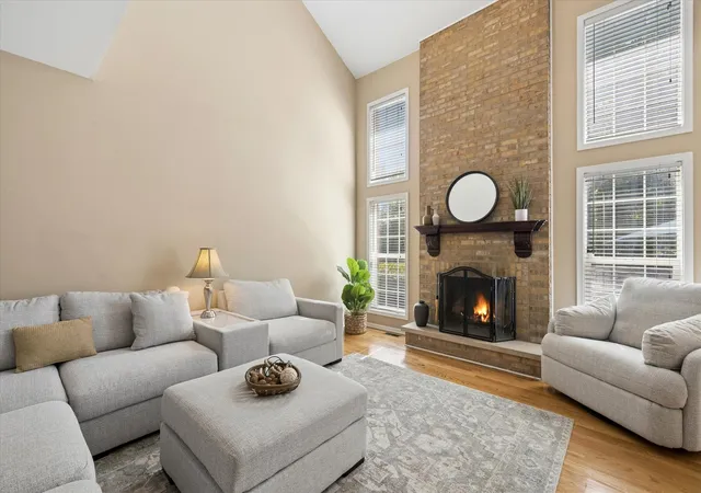 Photo 4 of Townhouse for sale at 2008 Ivy Ridge Dr #2008, Hoffman Estates, IL 60192 | MLS# 12753087 | Listing updated on 2026-09-19