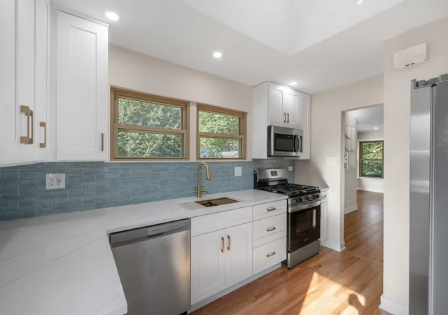 Photo 4 of Single family home for sale at 1505 W Euclid Ave, Arlington Heights, IL 60005 | MLS# 12753089 | Listing updated on 2026-09-24