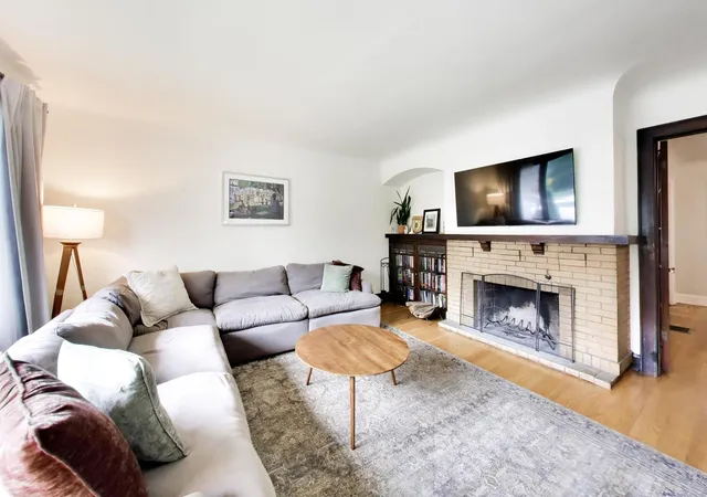 Photo 3 of Single family home for sale at 4147 N Dickinson Ave, Chicago, IL 60641 | MLS# 12753093 | Listing updated on 2026-09-23