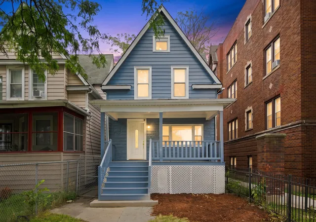 Photo 1 of Single family home for sale at 122 N Long Ave, Chicago, IL 60644 | MLS# 12753118 | Listing updated on 2026-09-14