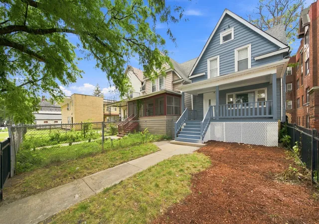 Photo 2 of Single family home for sale at 122 N Long Ave, Chicago, IL 60644 | MLS# 12753118 | Listing updated on 2026-09-14