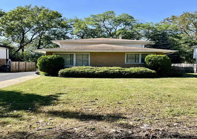 Photo 3 of Sale Pending at 18120 Rockwell Ave, Homewood, IL 60430 | MLS# 12753119 | Listing updated on 2026-09-12