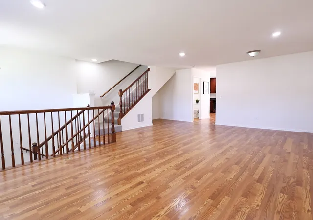 Photo 3 of Townhouse for sale at 14604 Thomas Jefferson Dr, Plainfield, IL 60544 | MLS# 12753140 | Listing updated on 2026-09-17