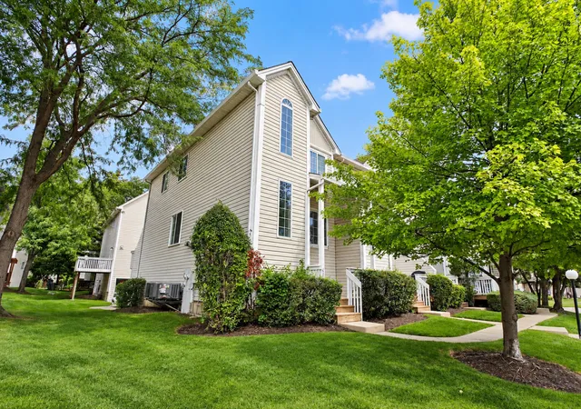 Photo 2 of Townhouse for sale at 6262 Nugget Cir, Hanover Park, IL 60133 | MLS# 12753142 | Listing updated on 2026-09-17