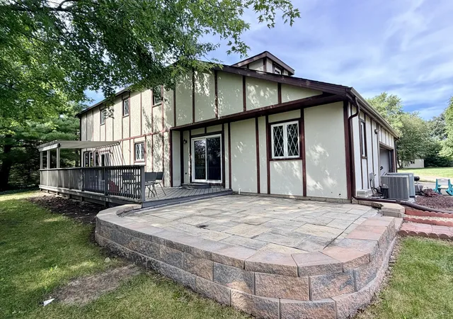 Photo 3 of Single family home for sale at 2004 Byrnebruk Dr, Champaign, IL 61822 | MLS# 12753145 | Listing updated on 2026-09-30