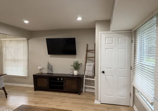 Photo 3 of Condo for sale at 1186 E Azalea Ln #20C, Palatine, IL 60074 | MLS# 12753146 | Listing updated on 2026-10-06