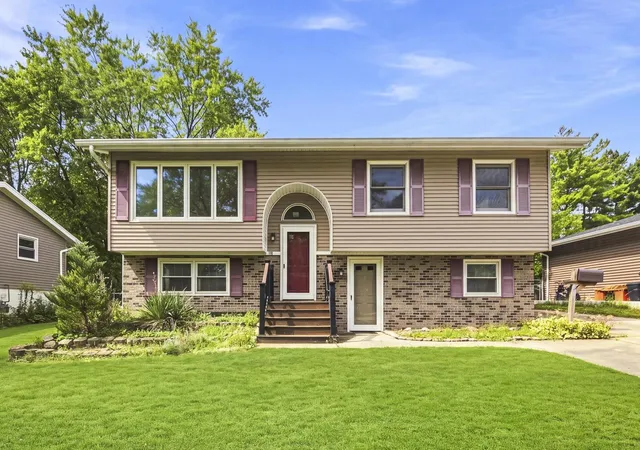 Photo 1 of Single family home for sale at 16 Joyce Ln, Streamwood, IL 60107 | MLS# 12753149 | Listing updated on 2026-09-16