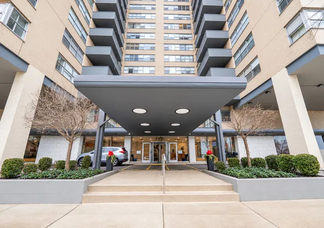 Condo for sale at 6301 N Sheridan Rd #19N, Chicago, IL 60660 | MLS# 12753152