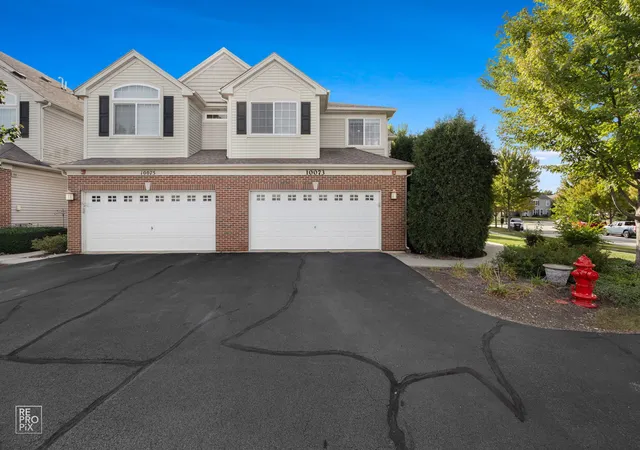 Photo 2 of Townhouse for sale at 10073 Cummings St, Huntley, IL 60142 | MLS# 12753157 | Listing updated on 2026-09-12
