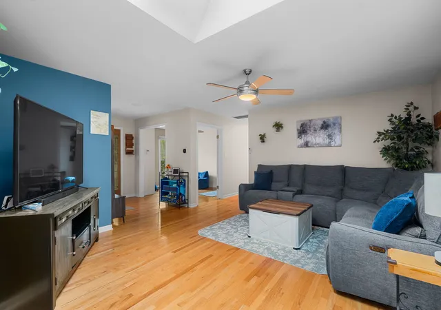 Photo 4 of Single family home for sale at 743 Delphia Ave, Elk Grove Village, IL 60007 | MLS# 12753176 | Listing updated on 2026-09-24