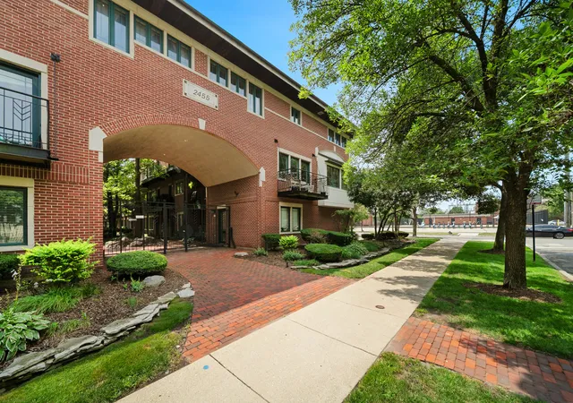 Photo 1 of Townhouse for sale at 2455 W Ohio St #8E, Chicago, IL 60612 | MLS# 12753178 | Listing updated on 2026-09-14