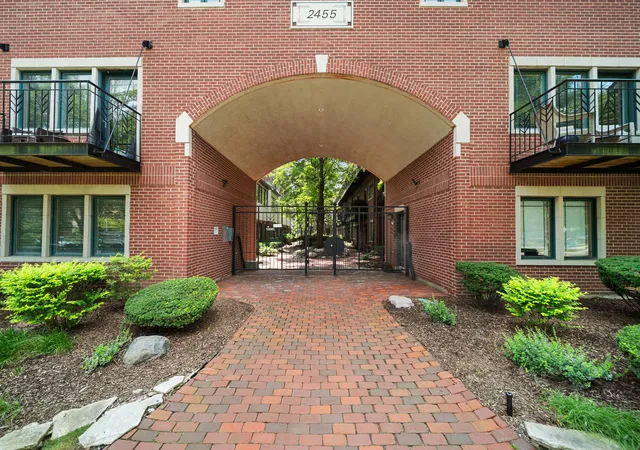 Photo 2 of Townhouse for sale at 2455 W Ohio St #8E, Chicago, IL 60612 | MLS# 12753178 | Listing updated on 2026-09-14