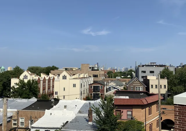 Photo 3 of Sale Pending at 2455 W Ohio St #8E, Chicago, IL 60612 | MLS# 12753178 | Listing updated on 2026-10-08