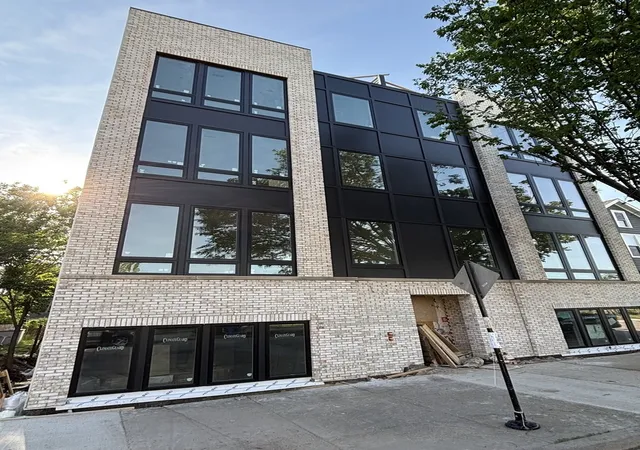 Photo 3 of Condo for sale at 1931 S Jefferson St #4S, Chicago, IL 60616 | MLS# 12753183 | Listing updated on 2026-09-18