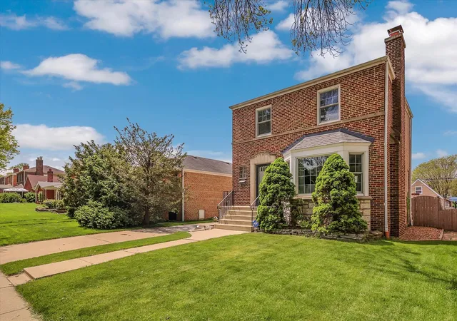 Photo 1 of Single family home for sale at 10006 S Artesian Ave, Chicago, IL 60655 | MLS# 12753186 | Listing updated on 2026-09-14