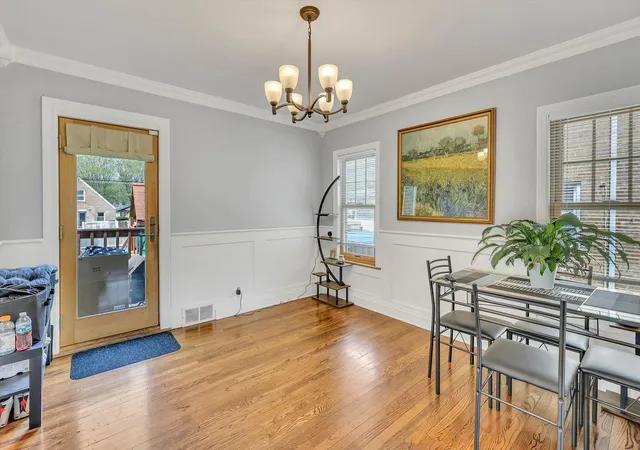 Photo 4 of Single family home for sale at 10006 S Artesian Ave, Chicago, IL 60655 | MLS# 12753186 | Listing updated on 2026-09-14