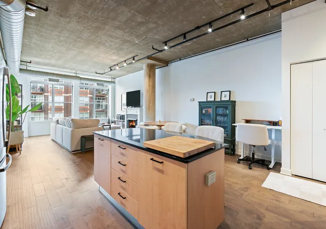 Photo 4 of Condo for sale at (Undisclosed), Chicago, IL 60607 | MLS# 12753187 | Listing updated on 2026-09-24