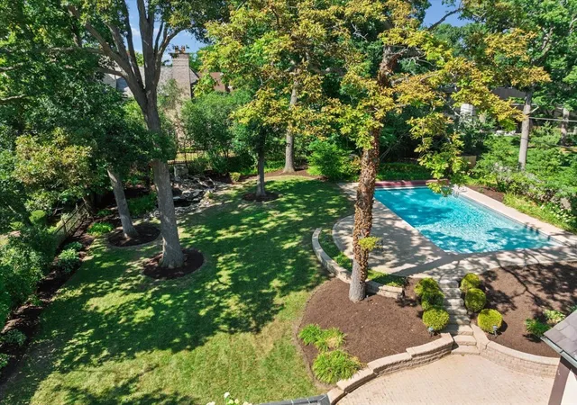 Photo 4 of Sale Pending at 465 Dundee Rd, Glencoe, IL 60022 | MLS# 12753205 | Listing updated on 2026-09-27