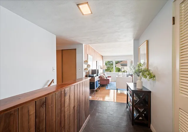 Photo 2 of Sale Pending at 100 Green Bay Rd, Highland Park, IL 60035 | MLS# 12753228 | Listing updated on 2026-10-01