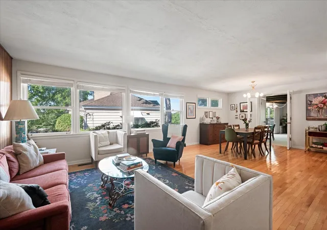 Photo 3 of Sale Pending at 100 Green Bay Rd, Highland Park, IL 60035 | MLS# 12753228 | Listing updated on 2026-10-01