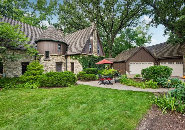 Photo 1 of Single family home for sale at 28w670 Batavia Rd, Warrenville, IL 60555 | MLS# 12753231 | Listing updated on 2026-10-07