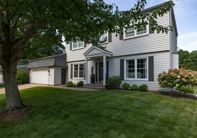 Photo 3 of Single family home for sale at 3507 56th Street Ct, Moline, IL 61265 | MLS# 12753241 | Listing updated on 2026-09-24