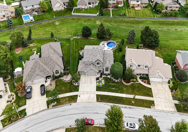 Photo 3 of Single family home for sale at 8544 Meadows Edge Trl, Tinley Park, IL 60487 | MLS# 12753246 | Listing updated on 2026-09-17